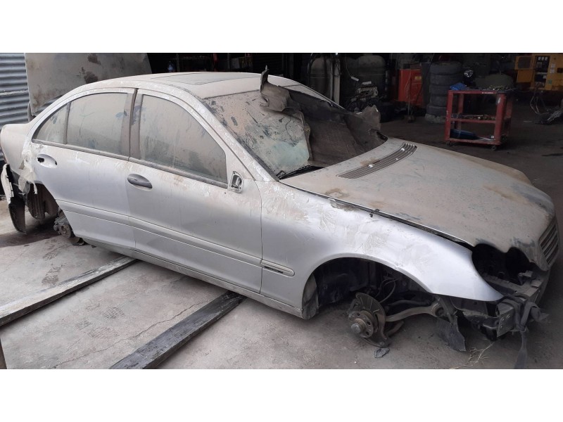 mercedes-benz clase c (w203) berlina del año 2003