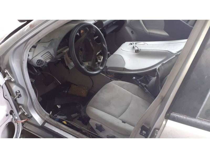 mercedes-benz clase c (w203) berlina del año 2003