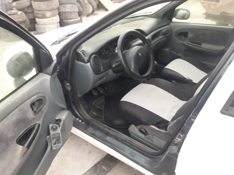 renault megane i berlina hatchback (ba0) del año 1997