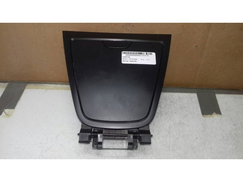 Recambio de guantera para renault captur xmod referencia OEM IAM 00227631 00227629 00230418