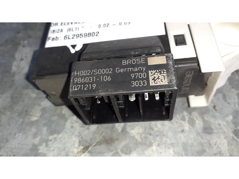 Recambio de motor elevalunas delantero izquierdo para seat ibiza (6l1) referencia OEM IAM 6L2959802 987086100 7746015800