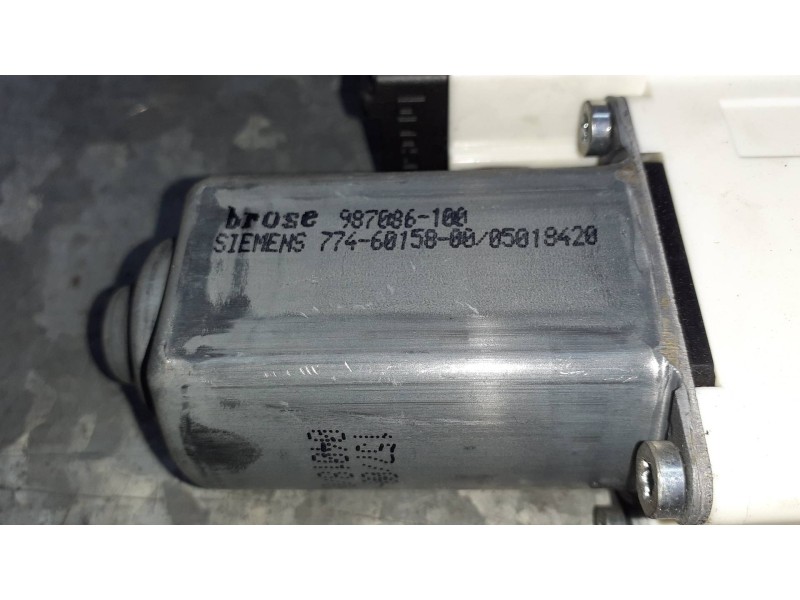 Recambio de motor elevalunas delantero izquierdo para seat ibiza (6l1) referencia OEM IAM 6L2959802 987086100 7746015800