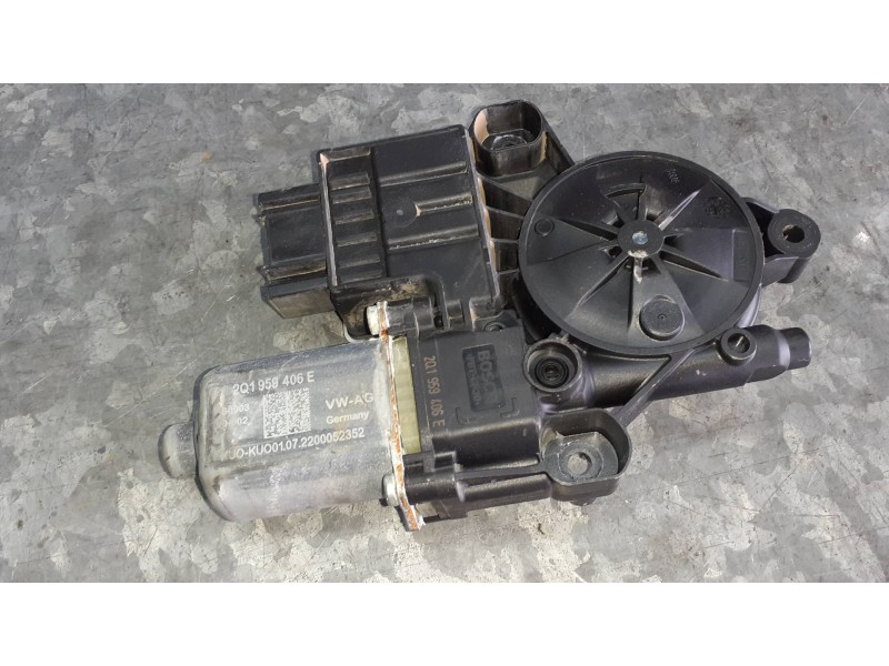 Recambio de motor elevalunas delantero derecho para seat ibiza (kj1) referencia OEM IAM 2Q1959406E 0130822064 