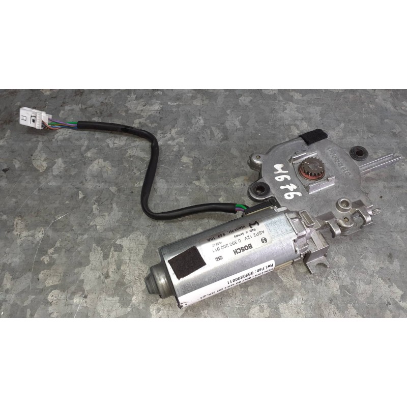 Recambio de motor techo electrico para mercedes-benz clase c (w203) berlina referencia OEM IAM 0390200011 BOSCH A2038203142