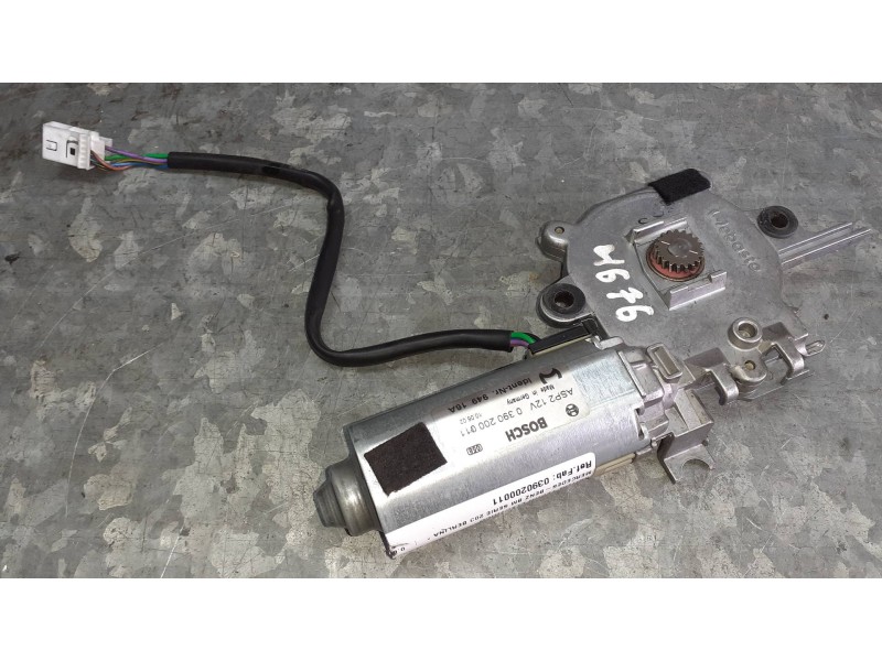 Recambio de motor techo electrico para mercedes-benz clase c (w203) berlina referencia OEM IAM 0390200011 BOSCH A2038203142