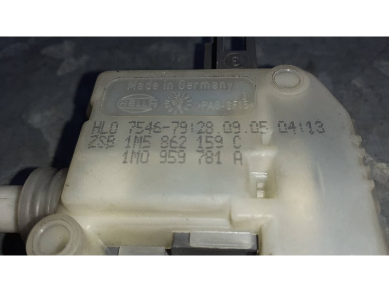 Recambio de motor cierre centralizado porton para seat ibiza (6l1) referencia OEM IAM 1M0959781A  