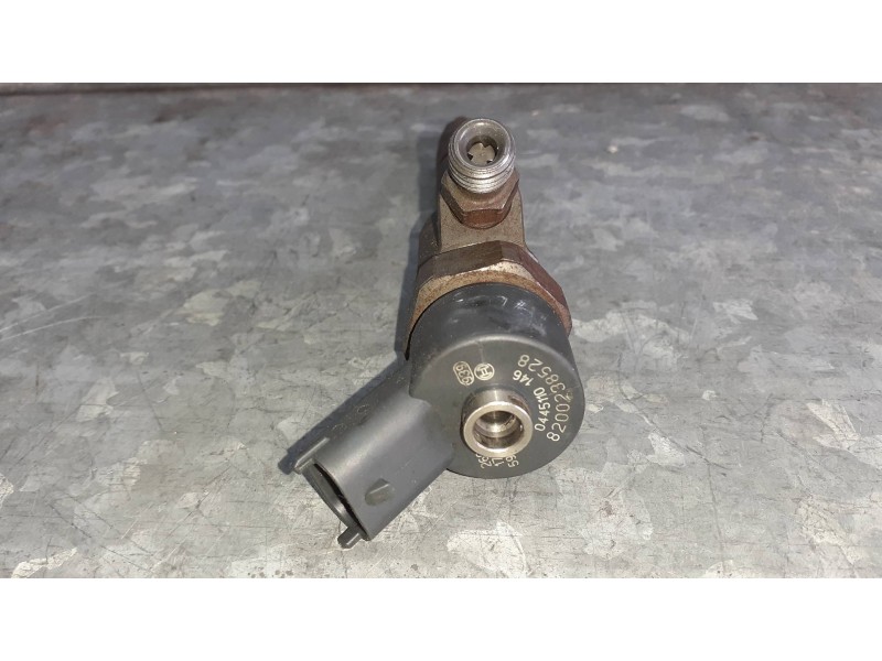 Recambio de inyector para volvo s40 berlina 1.9 d+ (85kw) referencia OEM IAM 8200238528 0445110146 