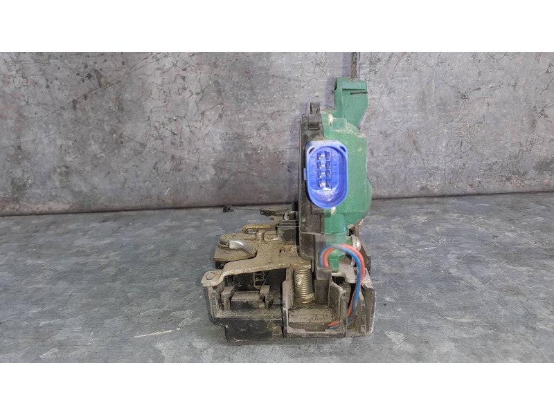 Recambio de cerradura puerta delantera derecha para seat cordoba berlina (6k2) referencia OEM IAM 3B1837016BQ 993019101 