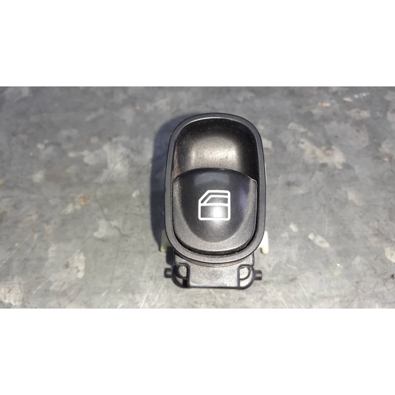 Recambio de mando elevalunas delantero derecho para mercedes-benz clase c (w203) berlina referencia OEM IAM A2038200210 501807 1