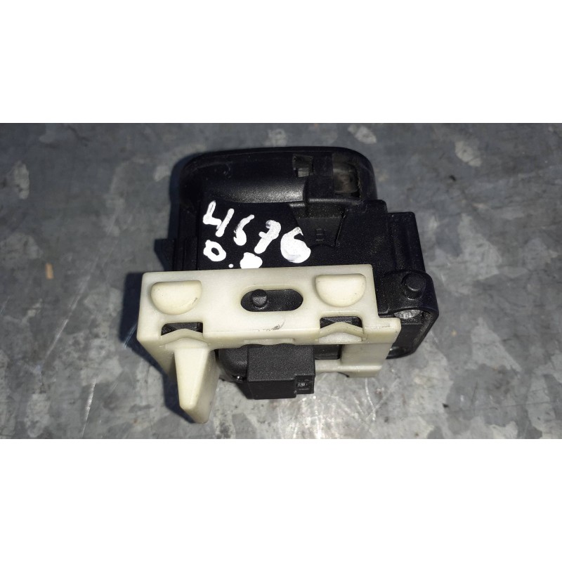 Recambio de mando elevalunas delantero derecho para mercedes-benz clase c (w203) berlina referencia OEM IAM A2038200210 501807 1