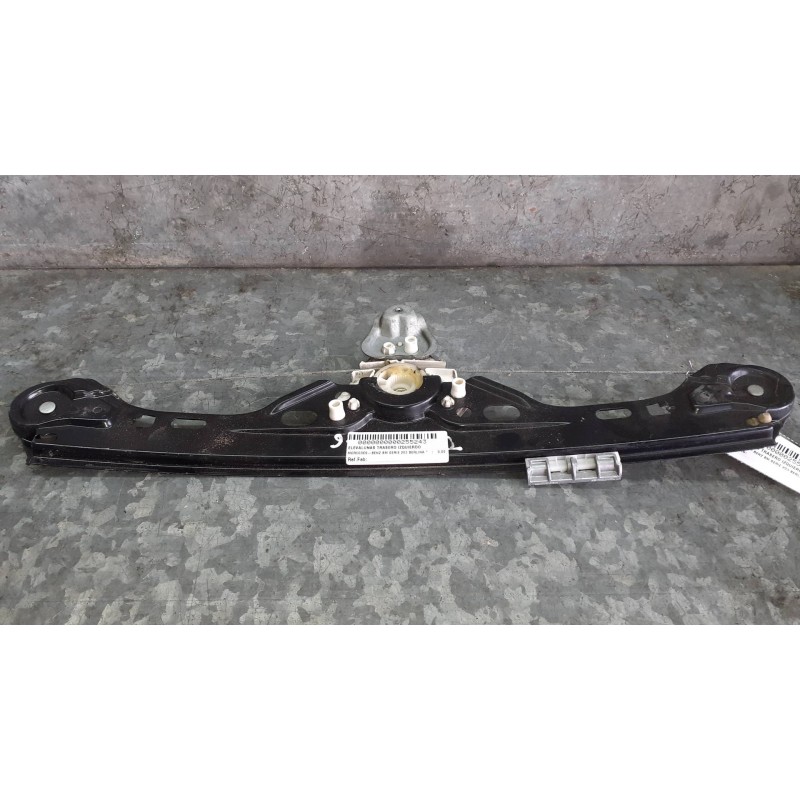 Recambio de elevalunas trasero izquierdo para mercedes-benz clase c (w203) berlina referencia OEM IAM  ELECTRICO SIN MOTOR