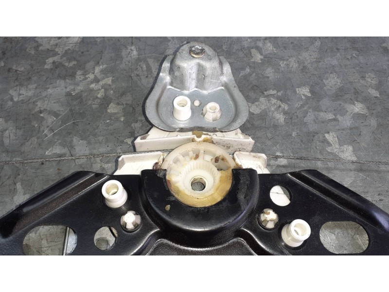 Recambio de elevalunas trasero derecho para mercedes-benz clase c (w203) berlina referencia OEM IAM  ELECTRICO SIN MOTOR