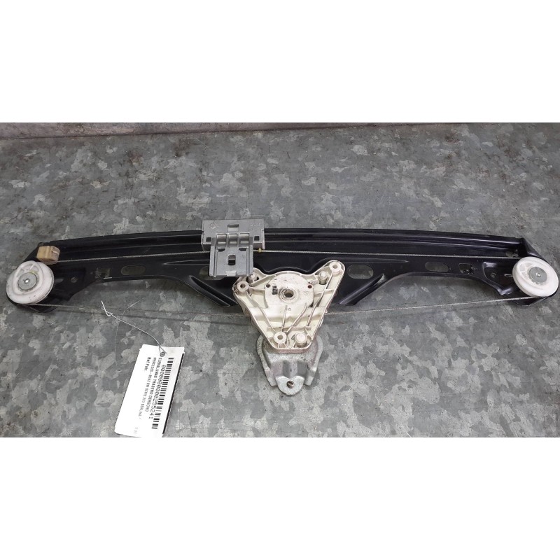 Recambio de elevalunas trasero derecho para mercedes-benz clase c (w203) berlina referencia OEM IAM  ELECTRICO SIN MOTOR