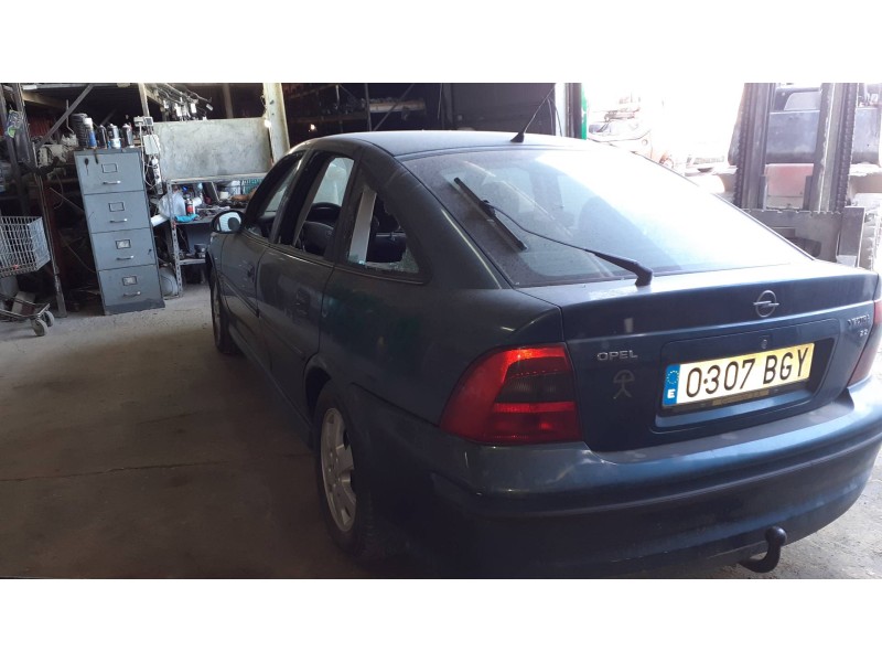 opel vectra b berlina del año 2001