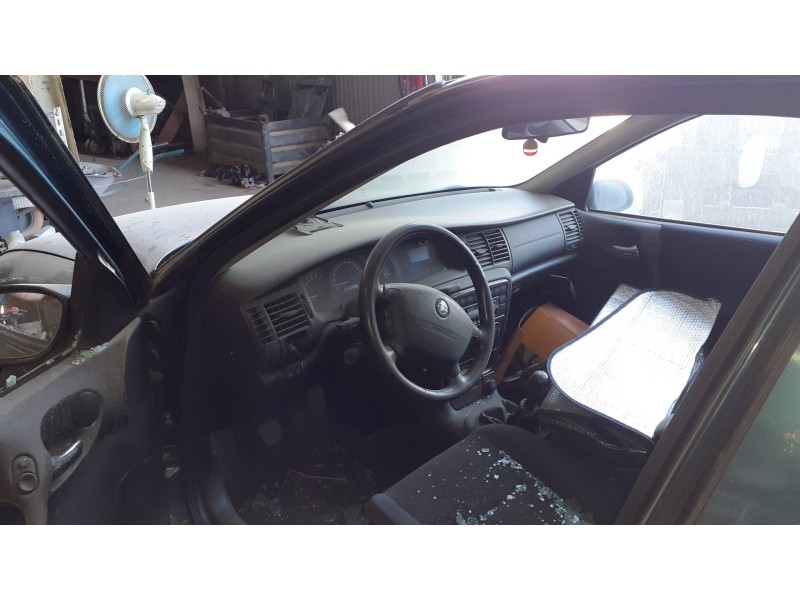 opel vectra b berlina del año 2001