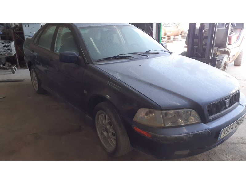 volvo s40 berlina del año 2000