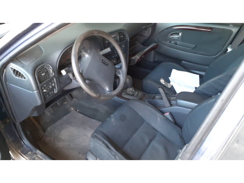 volvo s40 berlina del año 2000