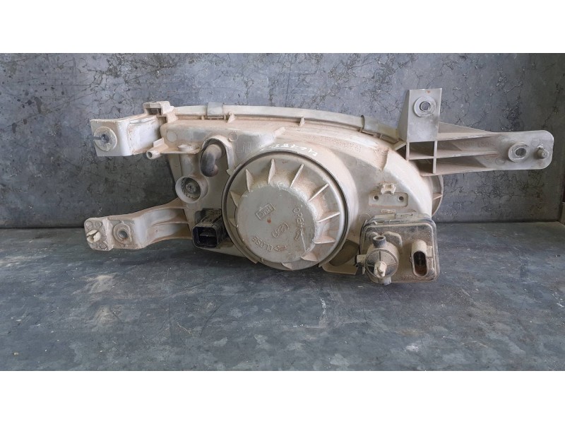 Recambio de faro izquierdo para hyundai accent (x3) referencia OEM IAM 9210122XXX  