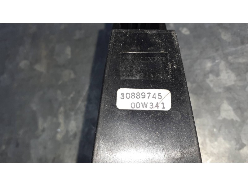 Recambio de mando elevalunas delantero izquierdo para volvo s40 berlina referencia OEM IAM 30889745  