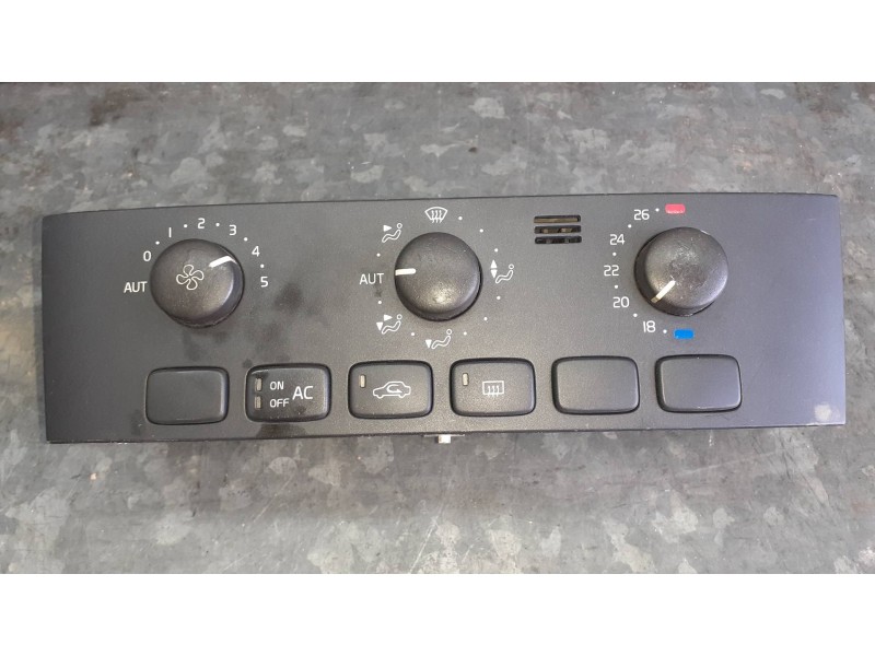 Recambio de mando climatizador para volvo s40 berlina referencia OEM IAM 0142699G04  