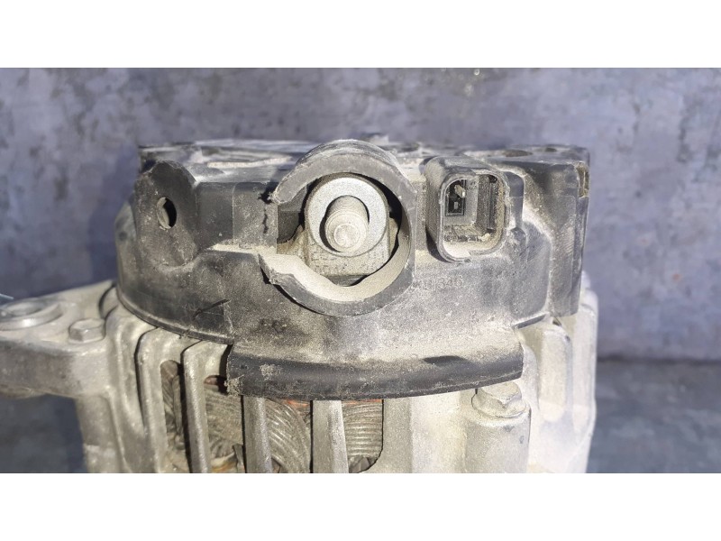 Recambio de alternador para peugeot 208 allure referencia OEM IAM 9818677280 2713135A 216041832