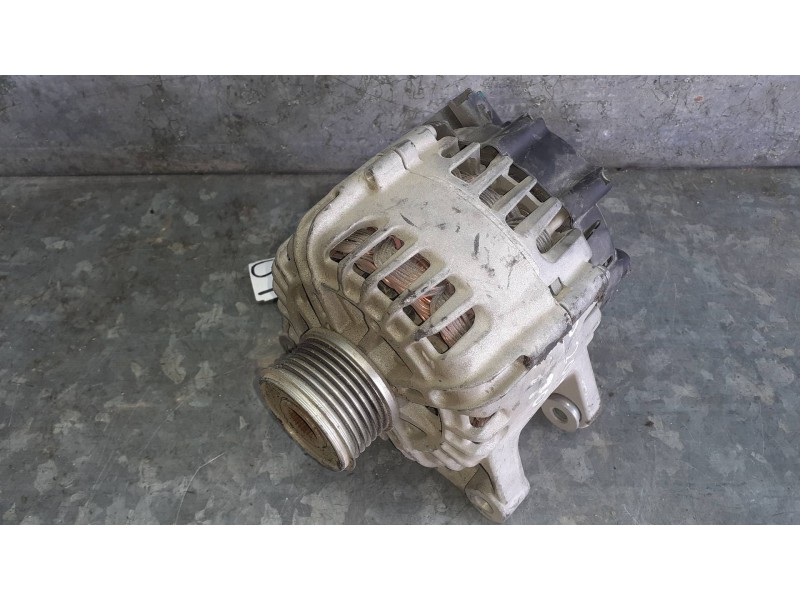 Recambio de alternador para peugeot 208 allure referencia OEM IAM 9818677280 2713135A 216041832