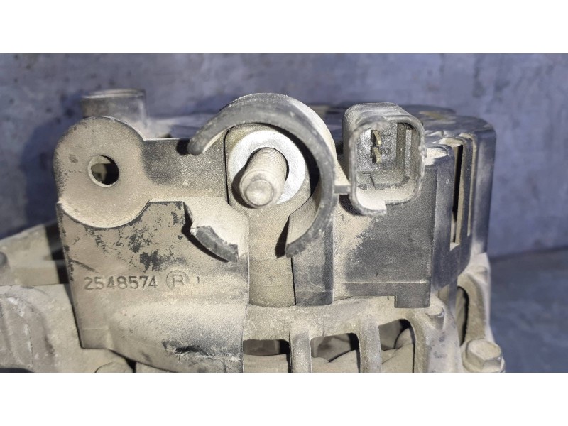 Recambio de alternador para peugeot 206 berlina xt referencia OEM IAM 9642879980 2542484A 