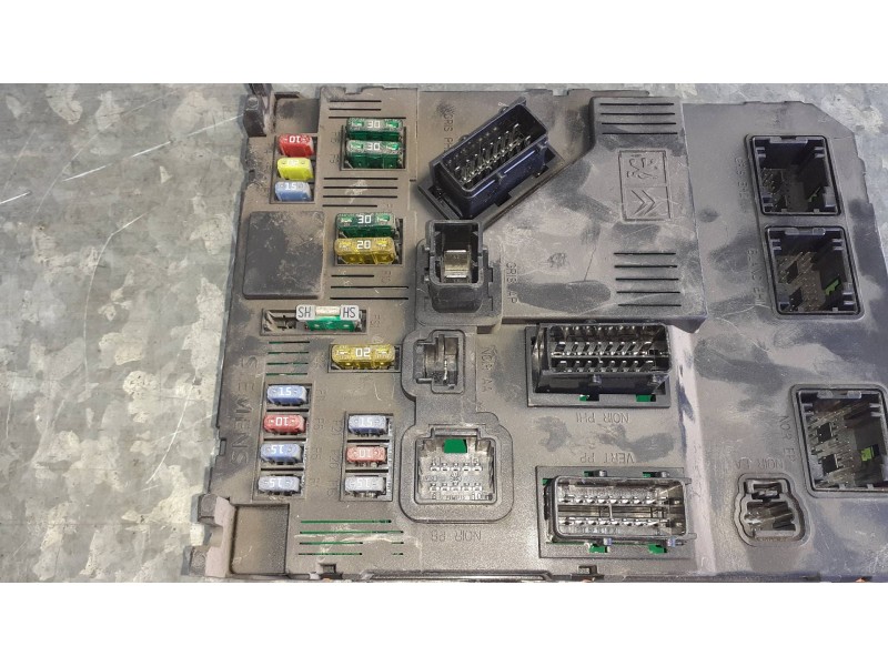 Recambio de caja reles / fusibles para peugeot 407 referencia OEM IAM 965570 S120104500 