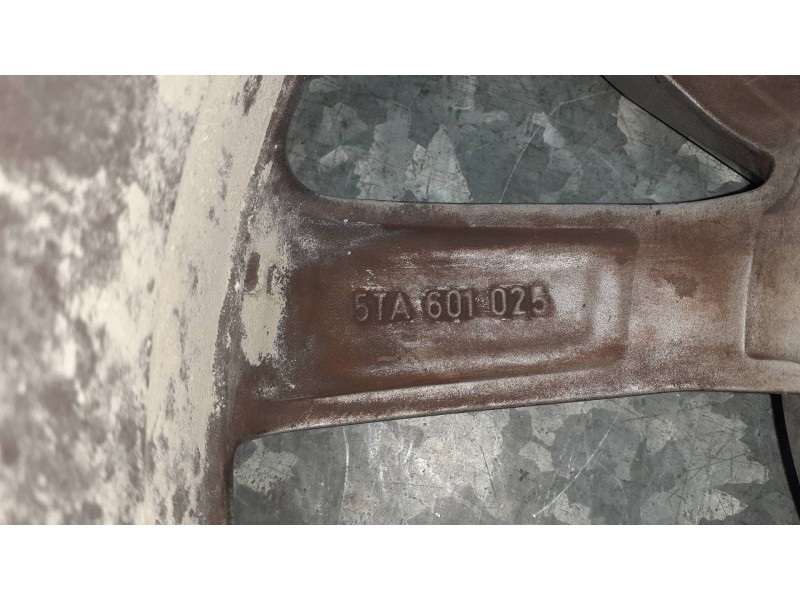 Recambio de llanta para volkswagen touran (5t1) referencia OEM IAM 5TA601025 6.5JX16HET48 005597
