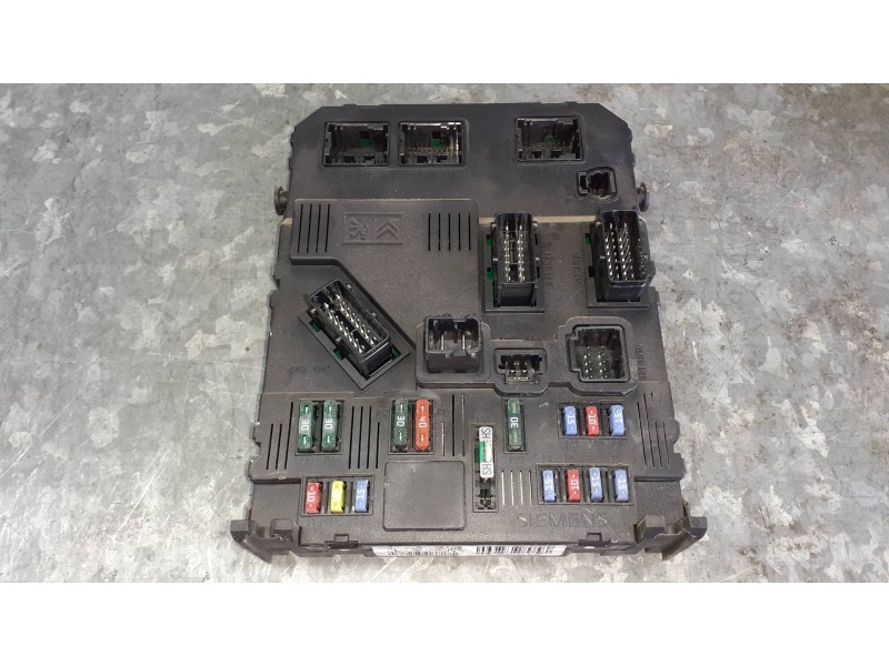 Recambio de caja reles / fusibles para peugeot 206 berlina referencia OEM IAM 9653667780 S118085120E 
