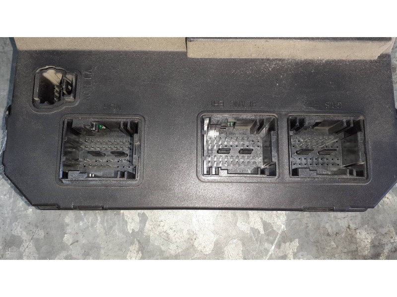 Recambio de caja reles / fusibles para peugeot 206 berlina referencia OEM IAM 9653667780 S118085120E 