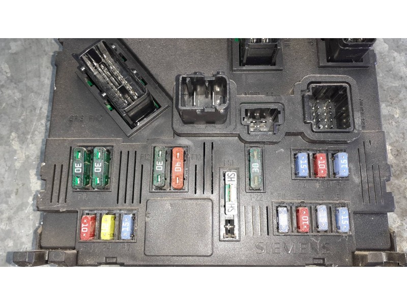 Recambio de caja reles / fusibles para peugeot 206 berlina referencia OEM IAM 9653667780 S118085120E 