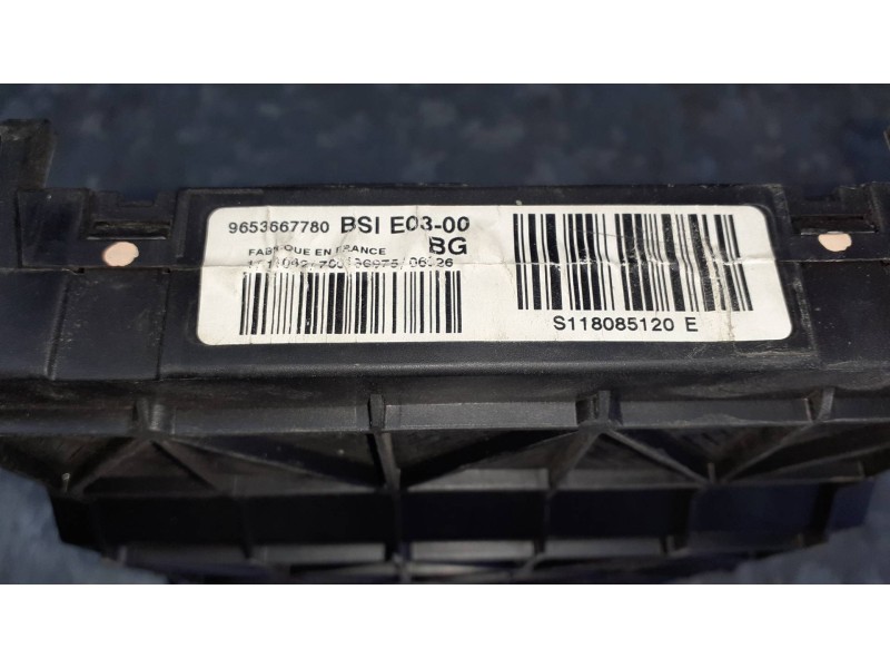 Recambio de caja reles / fusibles para peugeot 206 berlina referencia OEM IAM 9653667780 S118085120E 