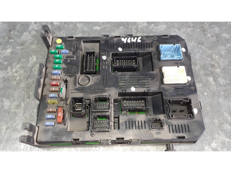 Recambio de caja reles / fusibles para peugeot 407 coupe referencia OEM IAM 9661940180 2167603158 281171731B