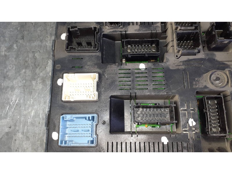 Recambio de caja reles / fusibles para peugeot 407 coupe referencia OEM IAM 9661940180 2167603158 281171731B
