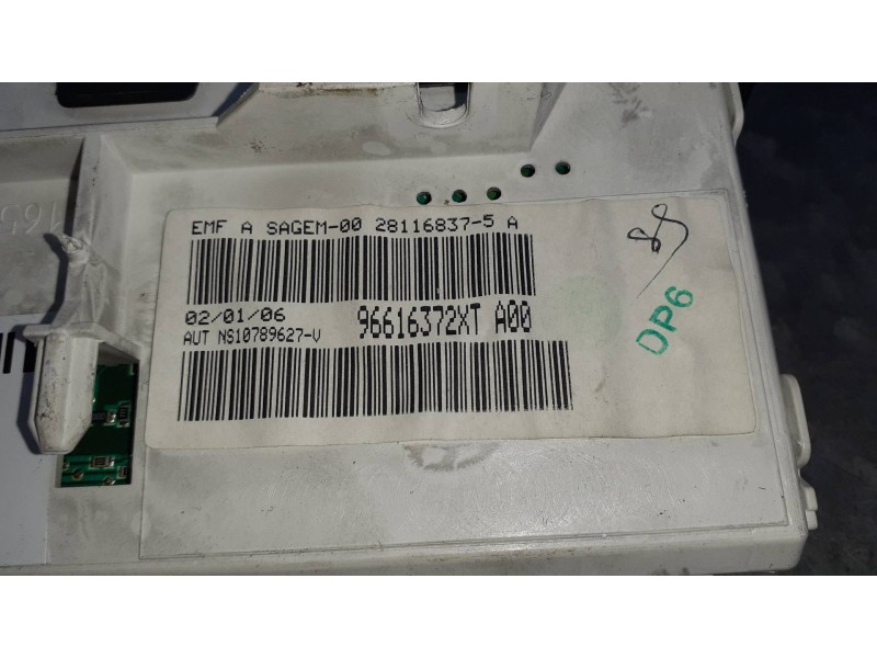 Recambio de pantalla multifuncion para peugeot 206 berlina referencia OEM IAM 96616372XT 216592759 216592770