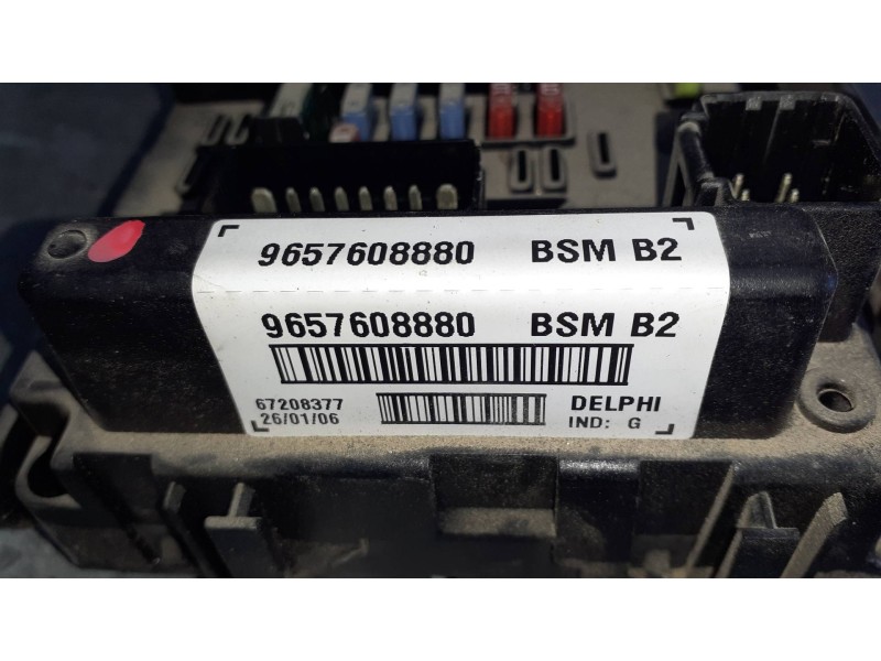 Recambio de caja reles / fusibles para peugeot 206 berlina referencia OEM IAM 9657608880 67208377 DELPHI