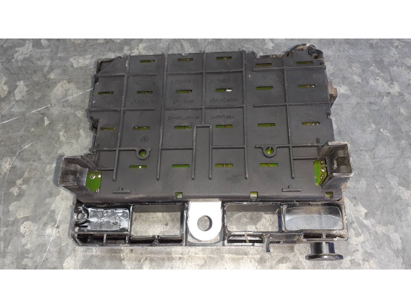 Recambio de caja reles / fusibles para peugeot 206 berlina referencia OEM IAM 9657608880 67208377 DELPHI