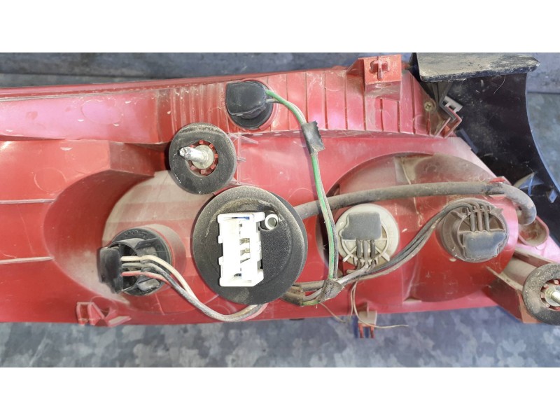 Recambio de piloto trasero derecho para peugeot 407 coupe referencia OEM IAM 9648537580  