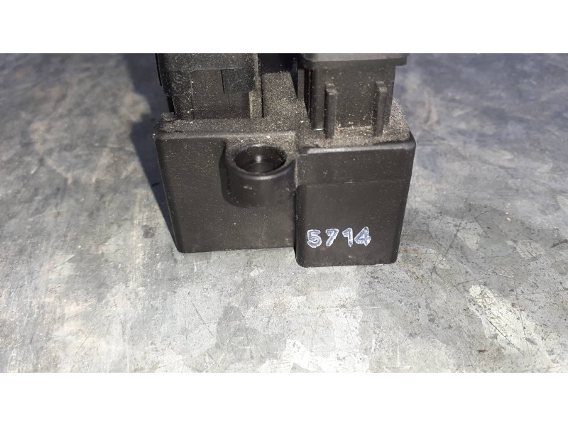 Recambio de mando elevalunas delantero izquierdo para nissan almera (n16/e) referencia OEM IAM 5714  