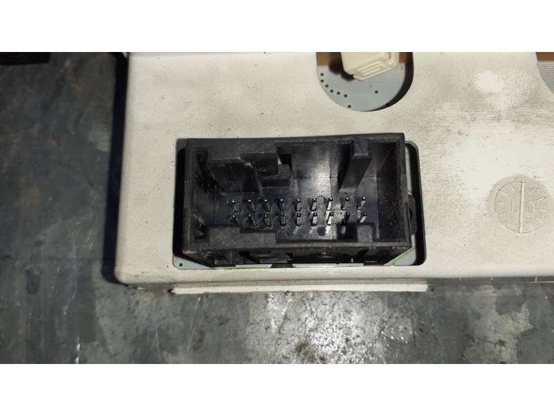 Recambio de pantalla multifuncion para peugeot 406 berlina (s1/s2) referencia OEM IAM 9641902577 216491241 216602654A