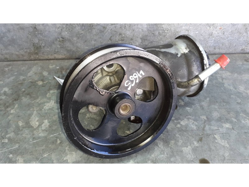 Recambio de bomba direccion para toyota avensis berlina (t25) referencia OEM IAM   