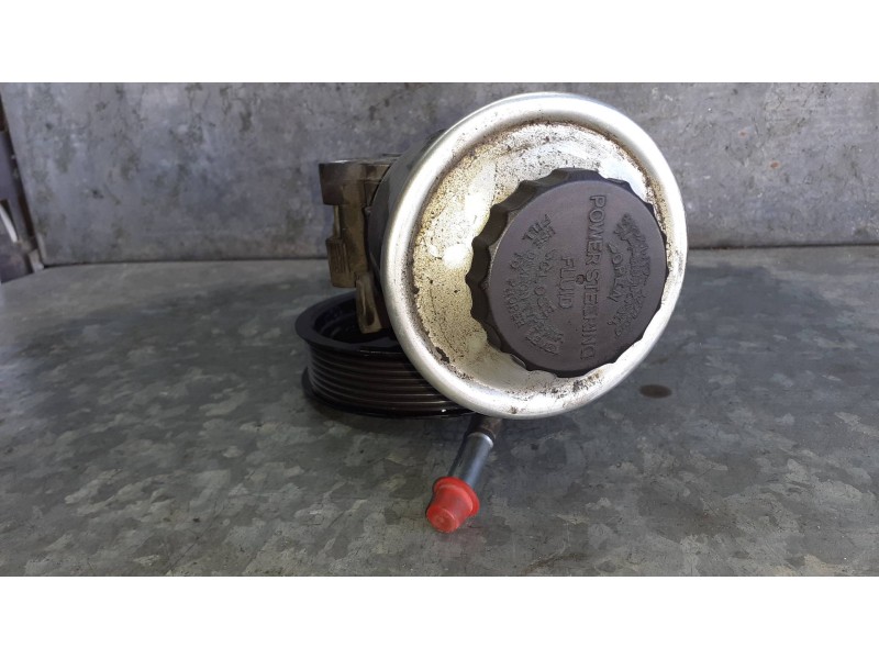 Recambio de bomba direccion para toyota avensis berlina (t25) referencia OEM IAM   