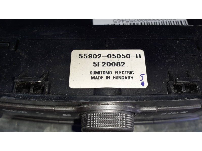 Recambio de mando climatizador para toyota avensis berlina (t25) referencia OEM IAM 5590005200 MB1465703620 DENSO