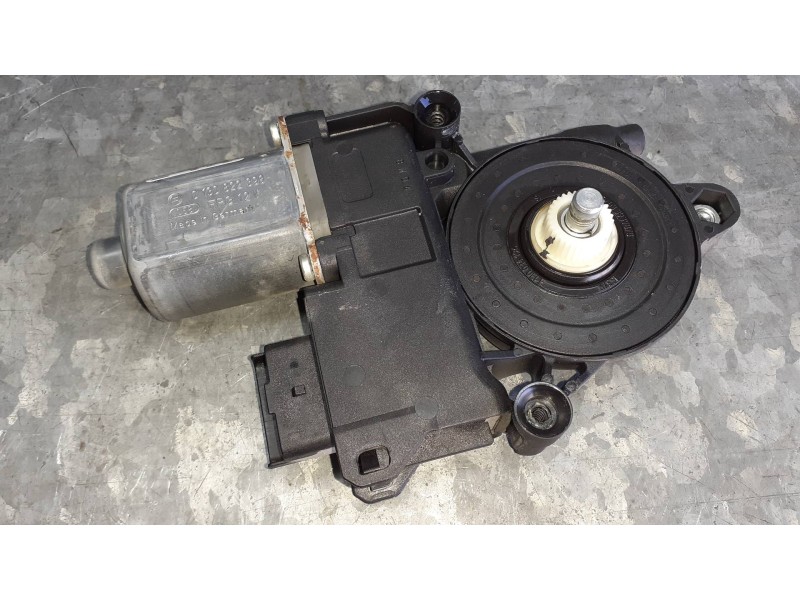 Recambio de motor elevalunas delantero izquierdo para fiat qubo (300) dynamic referencia OEM IAM 0130822398  