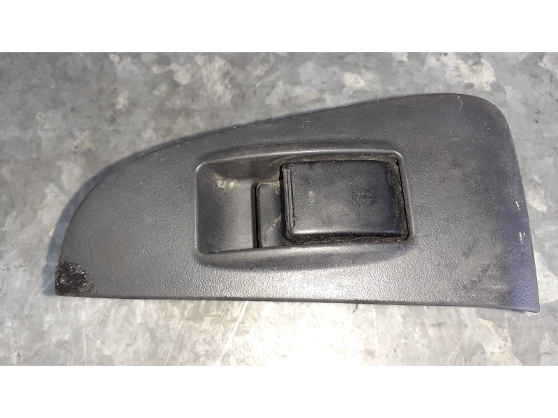 Recambio de mando elevalunas trasero izquierdo para toyota avensis berlina (t25) referencia OEM IAM 7427205020  
