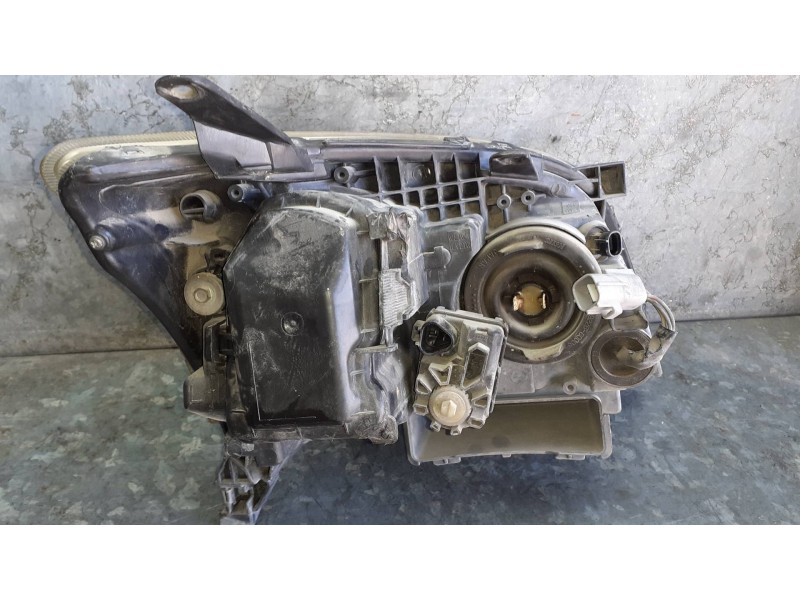 Recambio de faro izquierdo para toyota avensis berlina (t25) referencia OEM IAM   