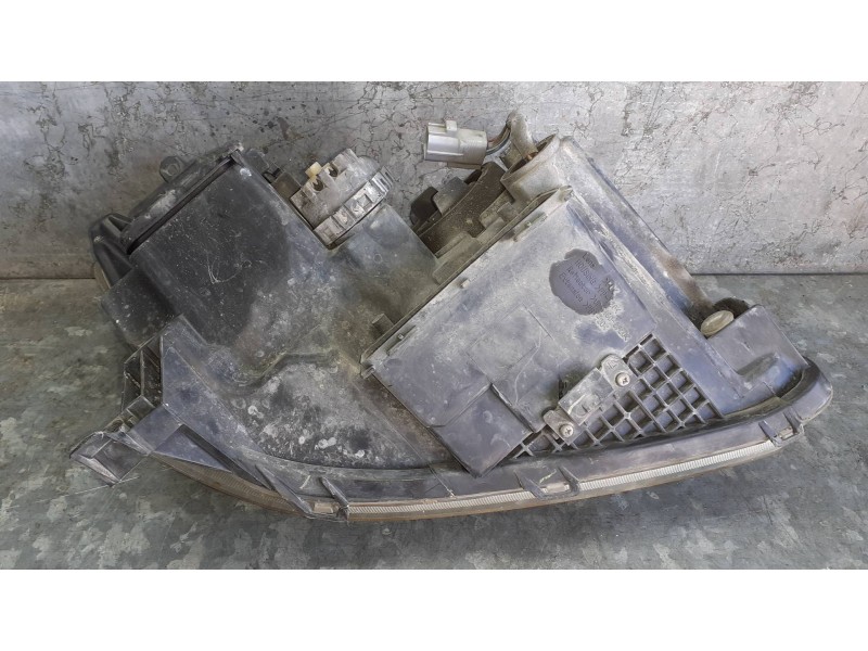 Recambio de faro izquierdo para toyota avensis berlina (t25) referencia OEM IAM   