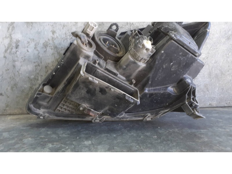 Recambio de faro derecho para toyota avensis berlina (t25) referencia OEM IAM   
