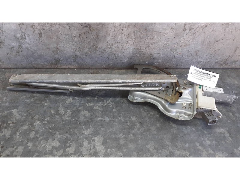Recambio de elevalunas delantero derecho para toyota avensis berlina (t25) referencia OEM IAM 992046100 ELECTRICO CON MOTOR